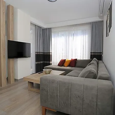 Elanis Apartahotel
