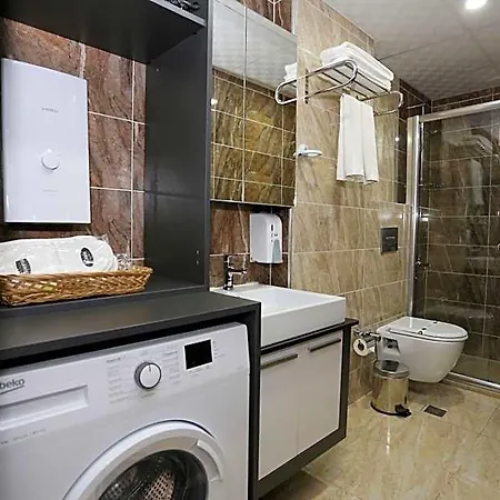 Elanis Apartahotel 4*