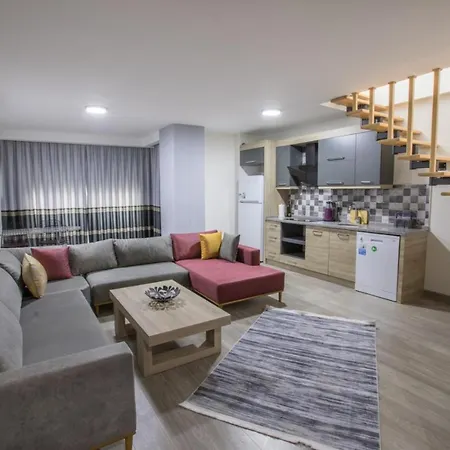 Elanis Aparthotel 3*