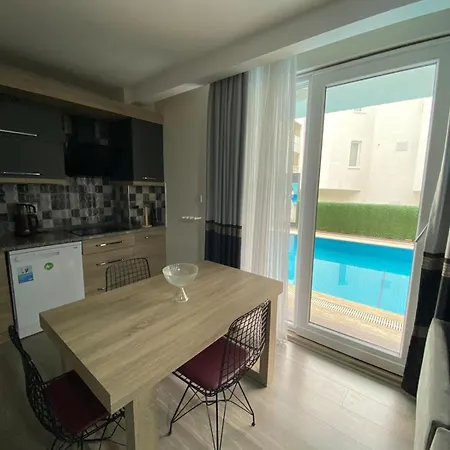 Elanis Aparthotel